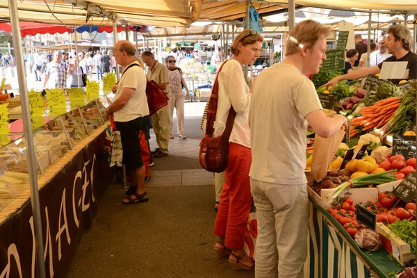 França, o pitoresco mercado de Versalhes — Fotografia de Stock