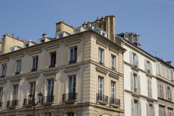 法国，凡尔赛宫的风景秀丽的城市 — 图库照片
