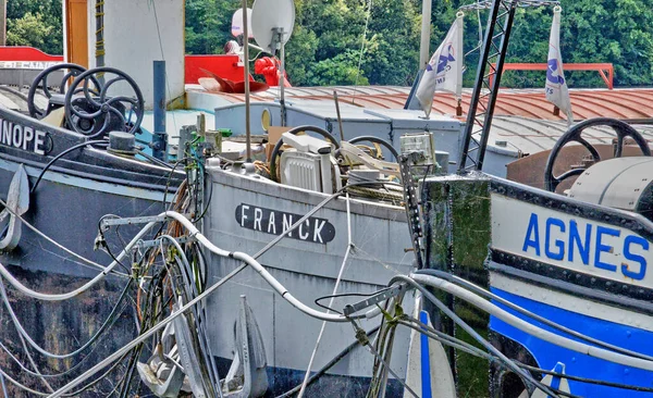 Conflans Sainte Honorine Frankrike Juni 2017 Pråm Vid Floden Seine — Stockfoto