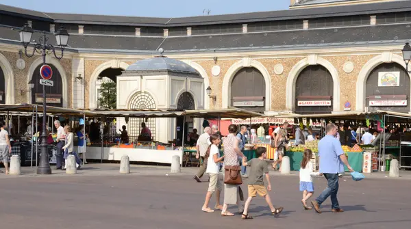 Francja, malowniczym rynku w Wersalu — Zdjęcie stockowe