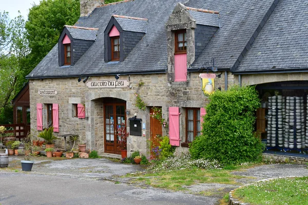 Locronan Frankrijk Mei 2021 Restaurant Het Pittoreske Oude Dorp — Stockfoto