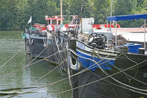 Conflans Sainte Honorine Frankrike Juni 2017 Pråm Vid Floden Seine — Stockfoto
