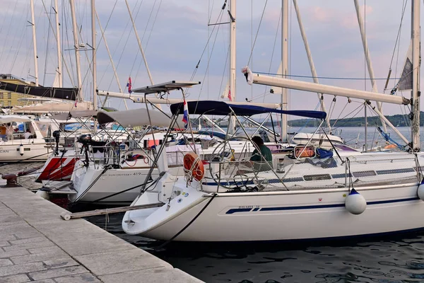 Sibenik Kroatien September 2021 Den Pittoreska Hamnen — Stockfoto