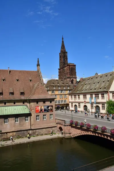 Strasbourg Frankrike Augusti 2021 Den Pittoreska Stadskärnan Sommaren Och Notre — Stockfoto