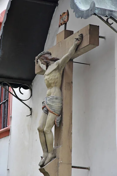 ドイツ 2021年8月11日 十字架上のキリスト — ストック写真