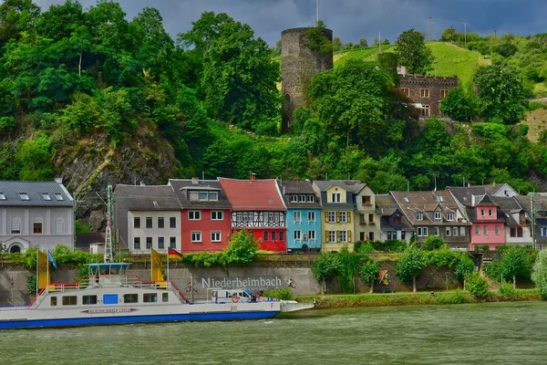 ライン渓谷 ドイツ 2021年8月11日 中世の城の谷にあるNiderheimbachの街 — ストック写真