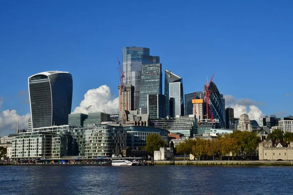 2021年10月21日 伦敦塔桥上的城市景观 — 图库照片