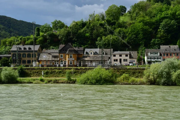 莱茵河谷 2021年8月11日 中世纪城堡山谷中的尼德海姆巴赫市 — 图库照片