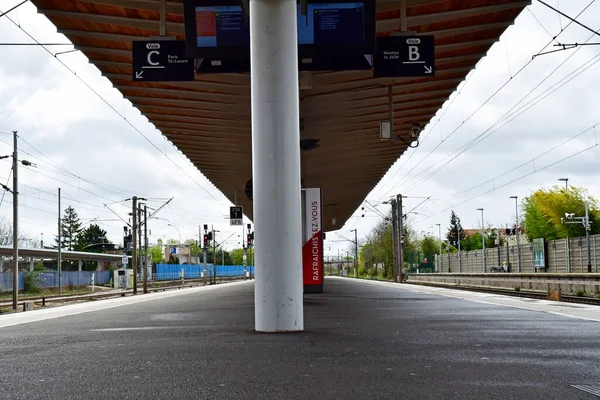 Verneuil Sur Seine Frankrike April 2022 Stationen — Stockfoto