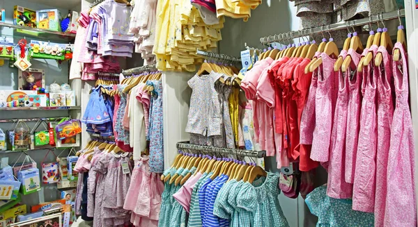 Londra Inghilterra Giugno 2022 Negozio Abbigliamento Bambini Nel Distretto Muswell — Foto Stock