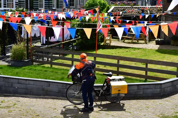 Marken Netherlands May 2022 Postman Touristy Village Centre — Stock Photo, Image