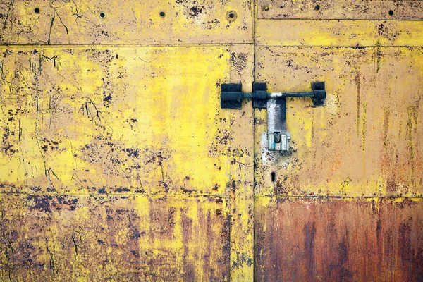Granica drzwi metalowe — Zdjęcie stockowe