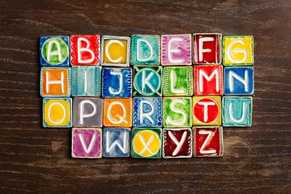 Handgemachtes Keramik-Alphabet — Stockfoto