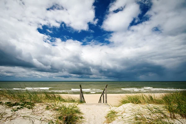 Mer d'été orageuse — Photo