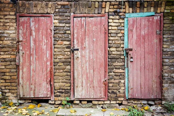 Las puertas en la pared — Foto de Stock