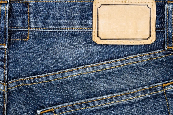 Étiquette cousue sur un jean bleu — Photo