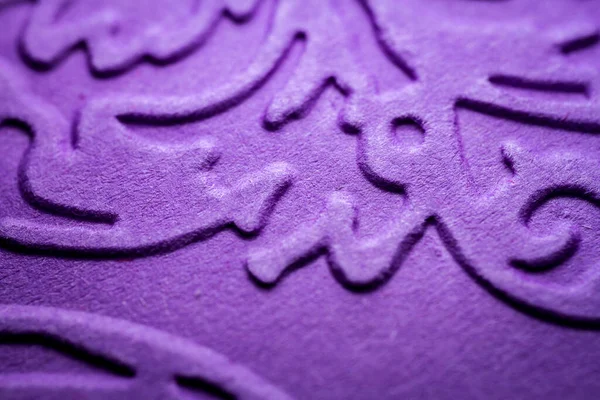极大量的压花紫色纸 选择性聚焦 浅层场深度 — 图库照片