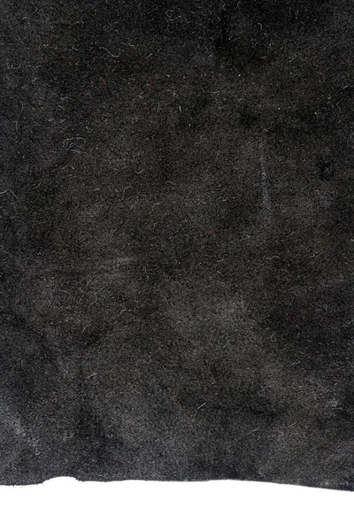 Stukje Rommelig Zwart Leer Geïsoleerd Witte Achtergrond Gekromde Materiaaltextuur Achterzijde — Stockfoto