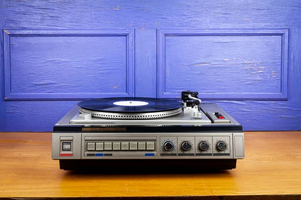 Vintage Turntable Vinyl Record Player Black Vinyl Table — Stock Photo, Image