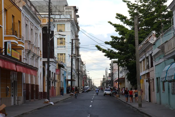 Sokakta cienfuegos, cuba — Stok fotoğraf