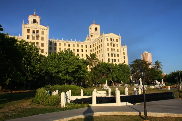 Hotel nacional de Küba bahçeleri. — Stok fotoğraf