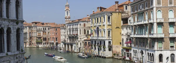 Grand canal utsikt från Rialtobron, Venedig, Italien — Stockfoto