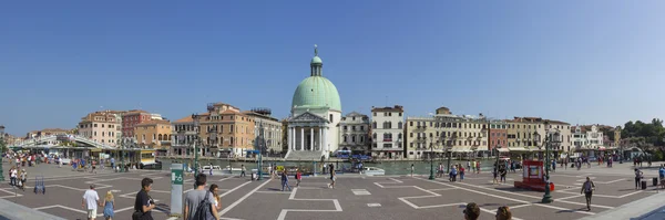 鉄道駅、ヴェネツィア、イタリア外だけ ストックフォト