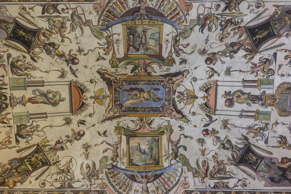 Deckenfresken im Hauptgang, Uffizien, Florenz, Italien Stockbild