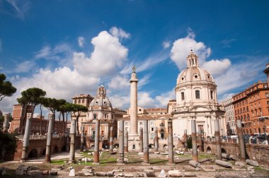 Fori Imperiali e colonna traiana Roma'da - İtalya