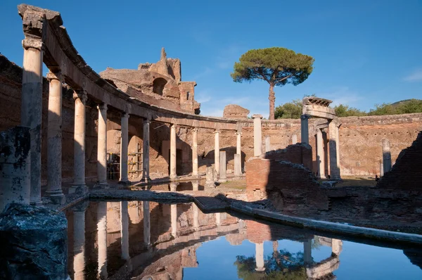 Teatro marittimo på villa adriana — Stockfoto