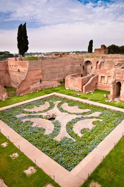 Domus Augustana jardins e ruínas na colina palatina em Roma — Fotografia de Stock