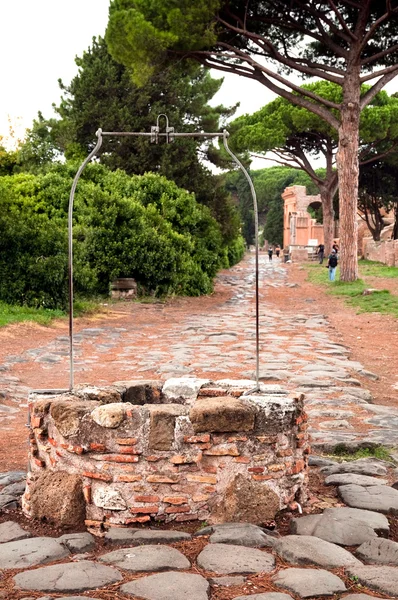 Na staré římské kamenné ulici ostia Antica - Řím — Stock fotografie