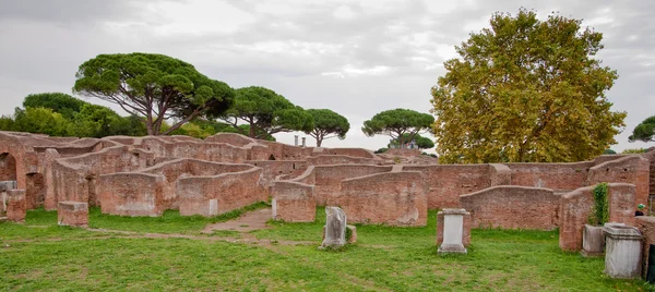 Ruínas de caserma dei vigili del fuoco em Ostia Antica - Roma — Fotografia de Stock