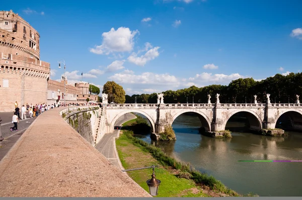 Włochy - roma - ścian czołowych koryta castel sant angello i bridg — Zdjęcie stockowe