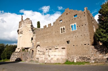 mausoleo di cecelia metella fachade, via appia antica Roma