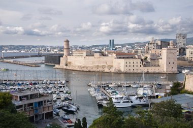 Le pharo ve fort saint jean Marsilya
