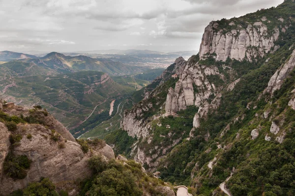 Montagnes paysage vue du monastère de Montserrat — Photo