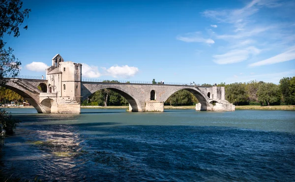 Pont du Avignon e il fiume Le Rhone — Foto Stock