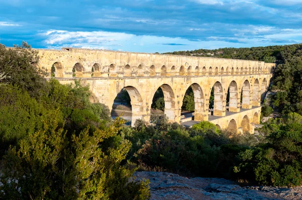 Pont du gard volle Seitenansicht — Stockfoto