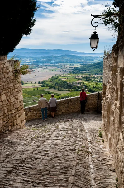 Kamień i panoramiczny widok na gordes — Zdjęcie stockowe