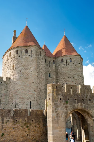 Torres en Porte Narbonnaise en Carcassonne — Foto de Stock