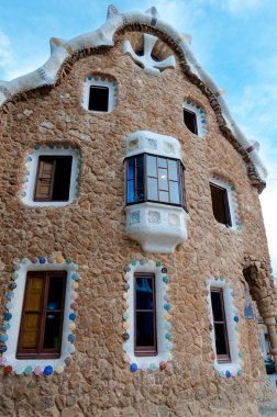 park guell Barcelona içinde büyük bir zencefilli ev arka fachade