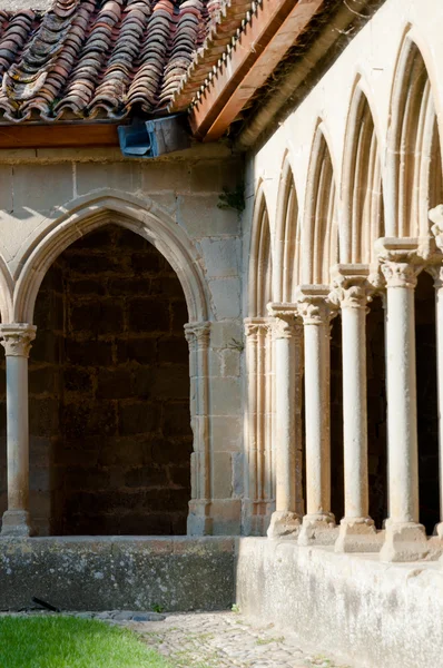 Arcos en la abadía de St Hilaire en Aude — Foto de Stock