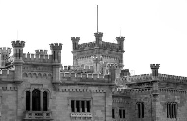 miramare kale kule detayları