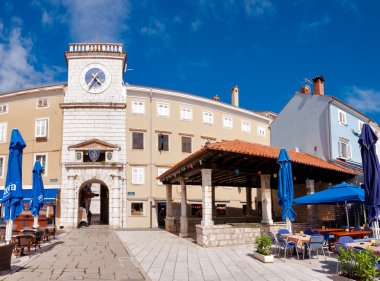 cres da Frane petrica Meydanı ve saat kulesi