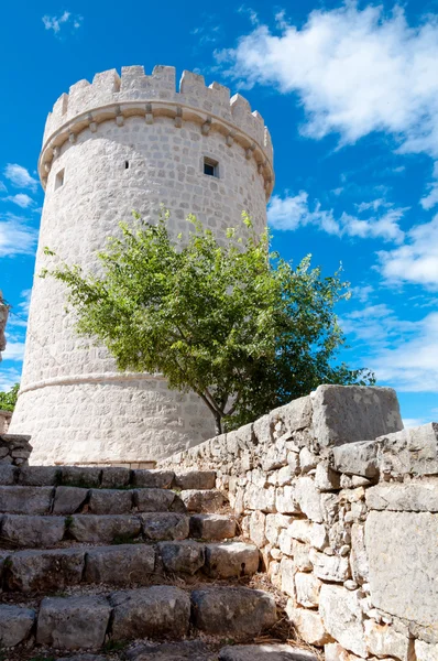 ツレス島 - クロアチア creska クーラ ・ タワー — ストック写真