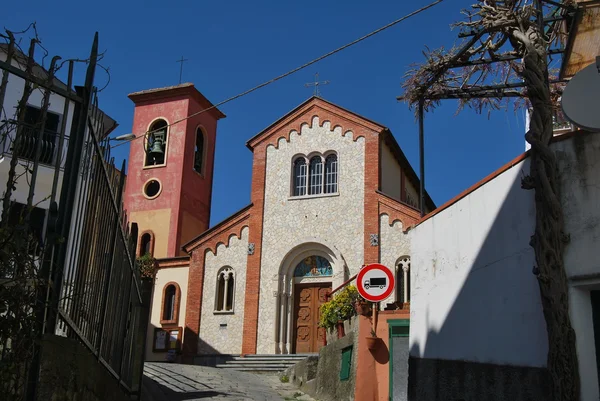 Antigua iglesia en Varazze, Liguria, Italia — Foto de Stock