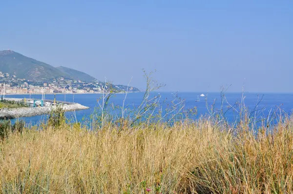 Ancient villages and the Ligurian Sea — Stock Photo, Image