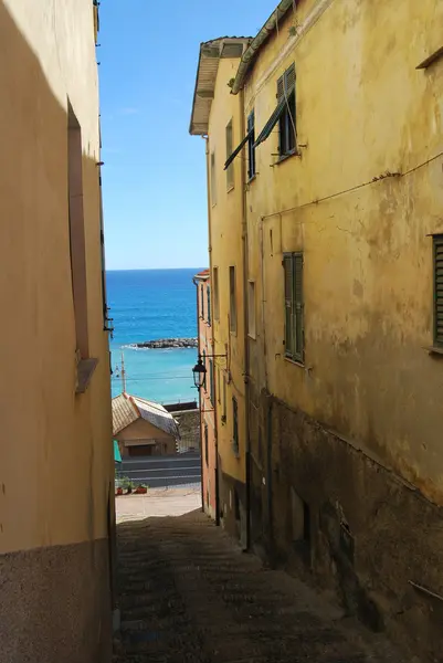 Pueblo italiano medieval, Cervo, Liguria, Italia —  Fotos de Stock