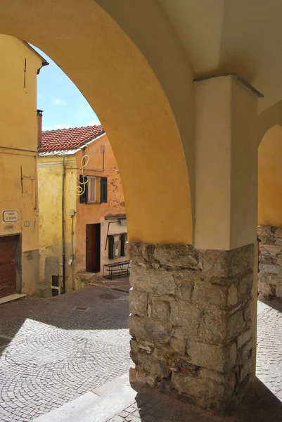 중세 이탈리아 마을, 이탈리아, 리구리아, 세르 보 — 스톡 사진